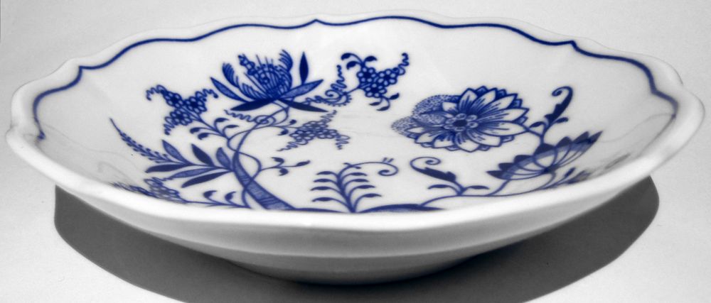 Porcelánový talířek podšálek originální cibulový vzor Dubí 14 cm